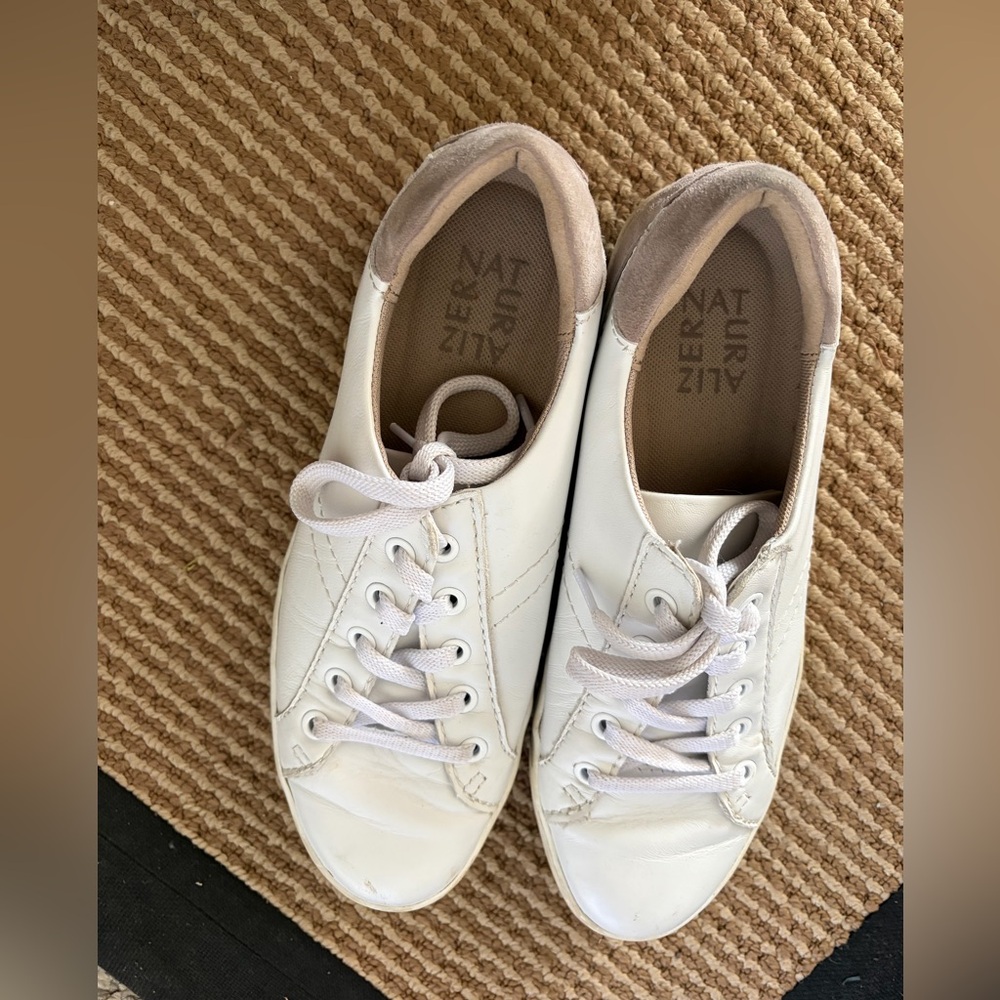 Naturalizer white leather sneaker